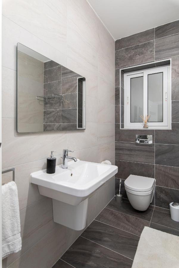 Spacious, Modern & Cosy 2 Bedroom 2 Bathroom Apartment - St. Julians San Ġiljan Exterior foto